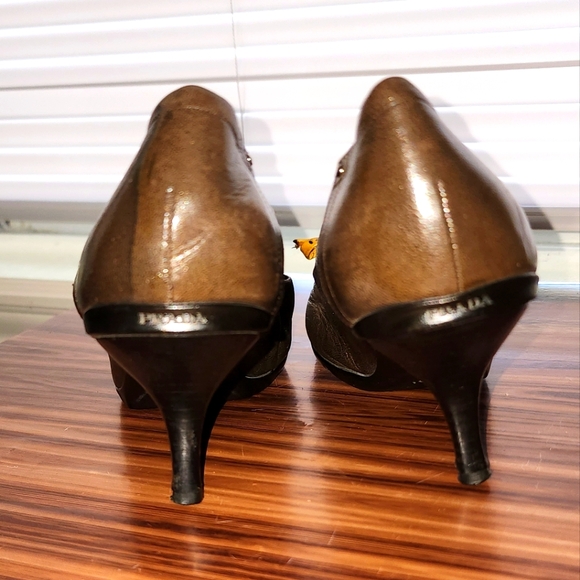 Prada Heels Super cute 💕 - Picture 4 of 9